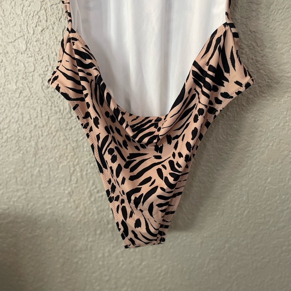 NEW Shade and Shore Wild Thing Tie Back Monokini Swimsuit One Piece M - Picture 10 of 12